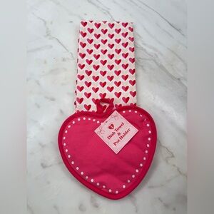 ❤️ Heart Dishtowel and Pot Holder Set - Bullseye's Target NWT